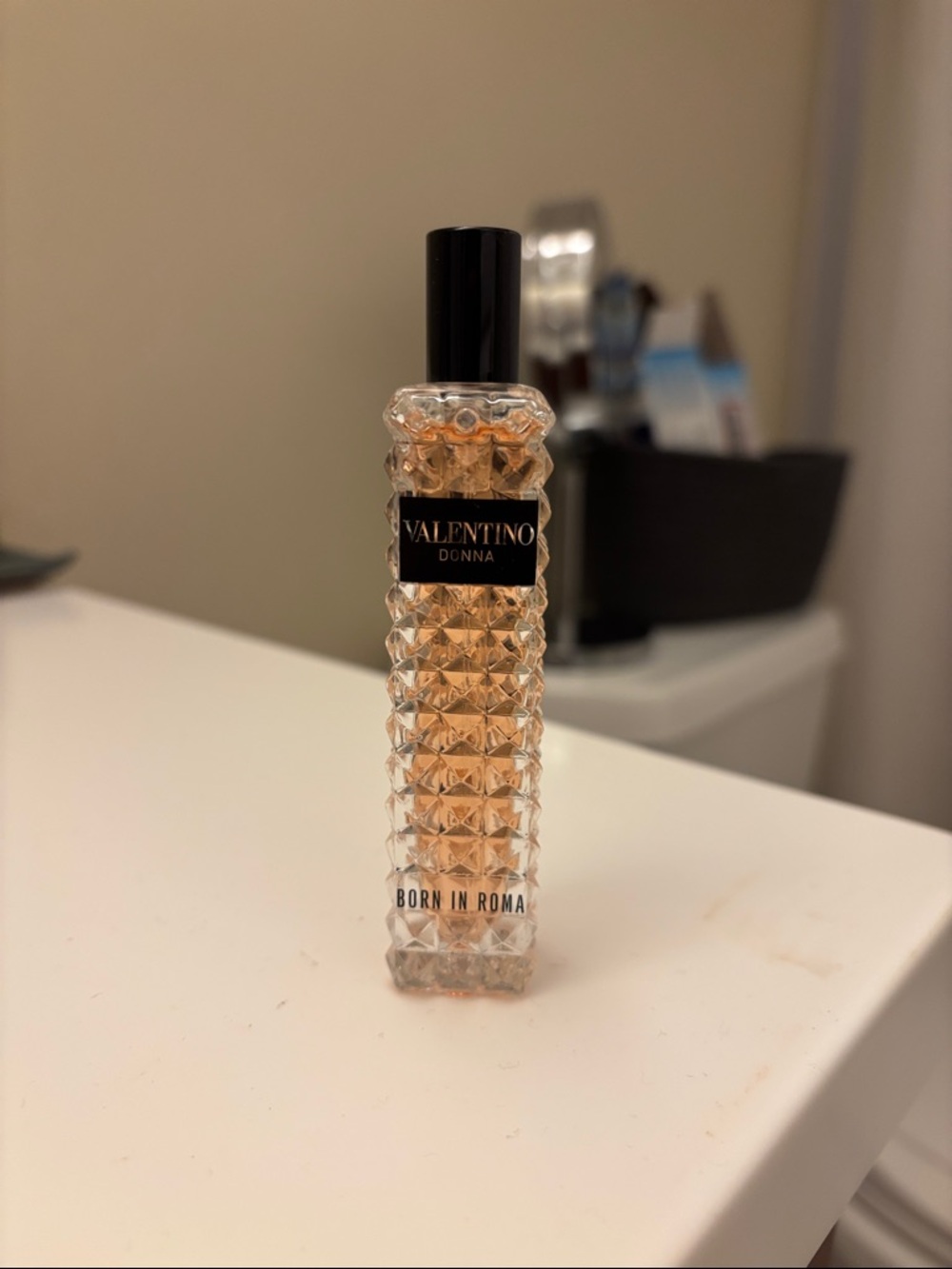Valentino Donna Eau de Parfum - Born in Roma